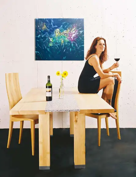 Massivholztisch aus Ahorn mit Graniteinlage und Lola  