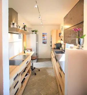 Esche-Massivholzküche