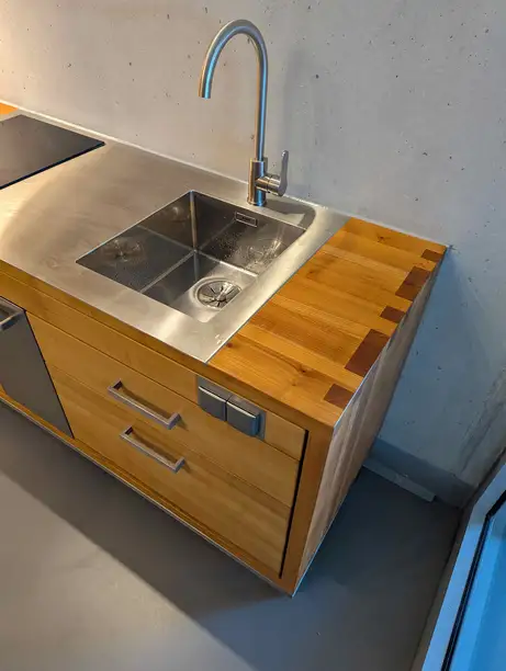 Massivholzküchen-Container