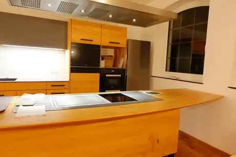 Großer Tellerwärmer, Kompaktbackofen, Druckdampfgarer, der Schockfroster kommt später nach Großer Tellerwärmer, Kompaktbackofen, Druckdampfgarer, der Schockfroster kommt später nach