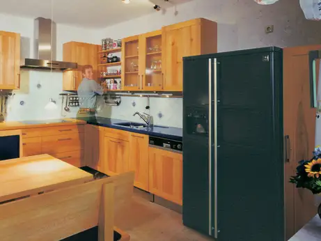 GE Kühlschrank mit Wasser- und Eiswürfelspender