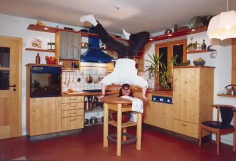 Massivholzküche mit Kopfstand