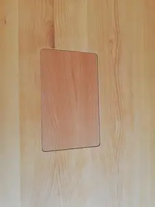 Connecting Box im höhenverstellabren Massivholztisch 