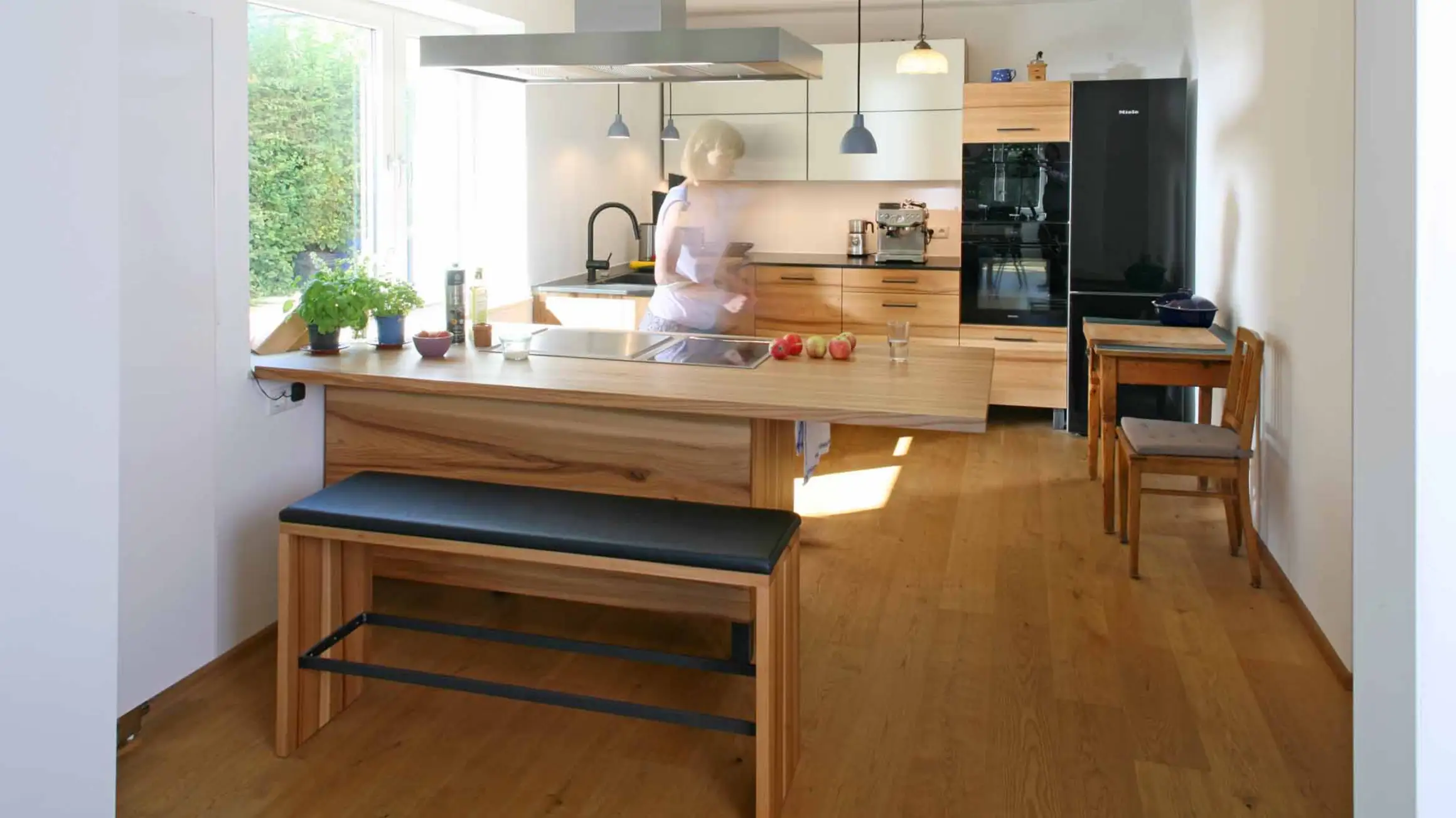 Massivholzküche in Rüster Massivholzküche in Rüster