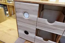 Deko im Schallplattenmöbel 