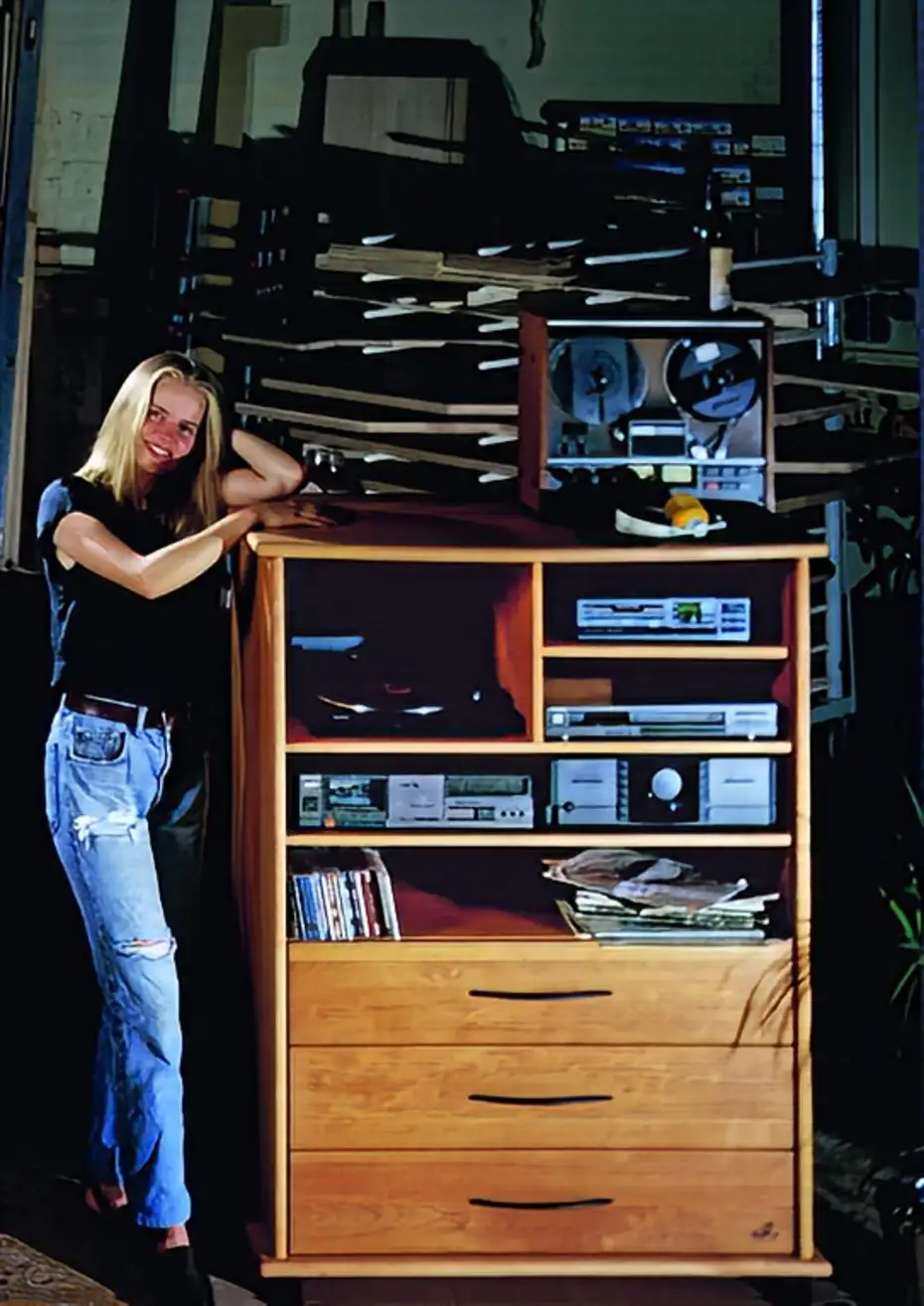 Hifischrank aus Buche mit Kirsten 