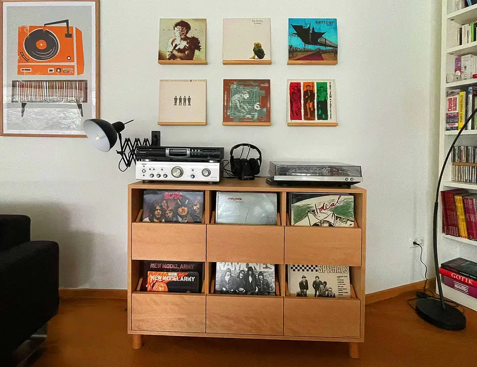 Schallplattensideboard in Buche in Mainz 