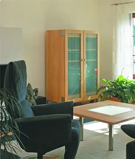 TV-Schrank versteckt Fernseher 