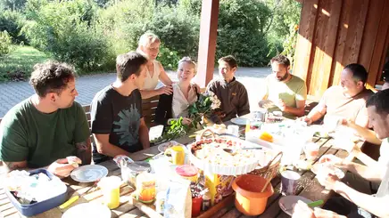 Nina Brunner ist seit über 20 Jahren bei uns Nina Brunner ist seit über 20 Jahren bei uns