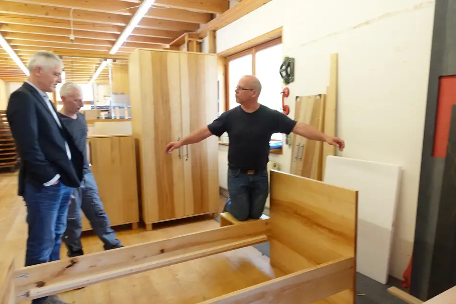 Massivholzmöbel für das Mädchenheim der Caritas Schnaittach 