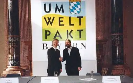 Minister Schnappauf und herwig Danzer in der bayerischen Staatskanzlei Minister Schnappauf und herwig Danzer in der bayerischen Staatskanzlei