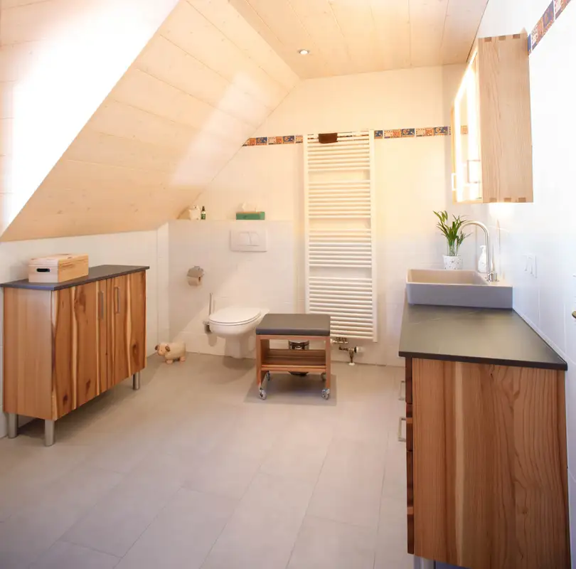 Badezimmer aus Rüster 