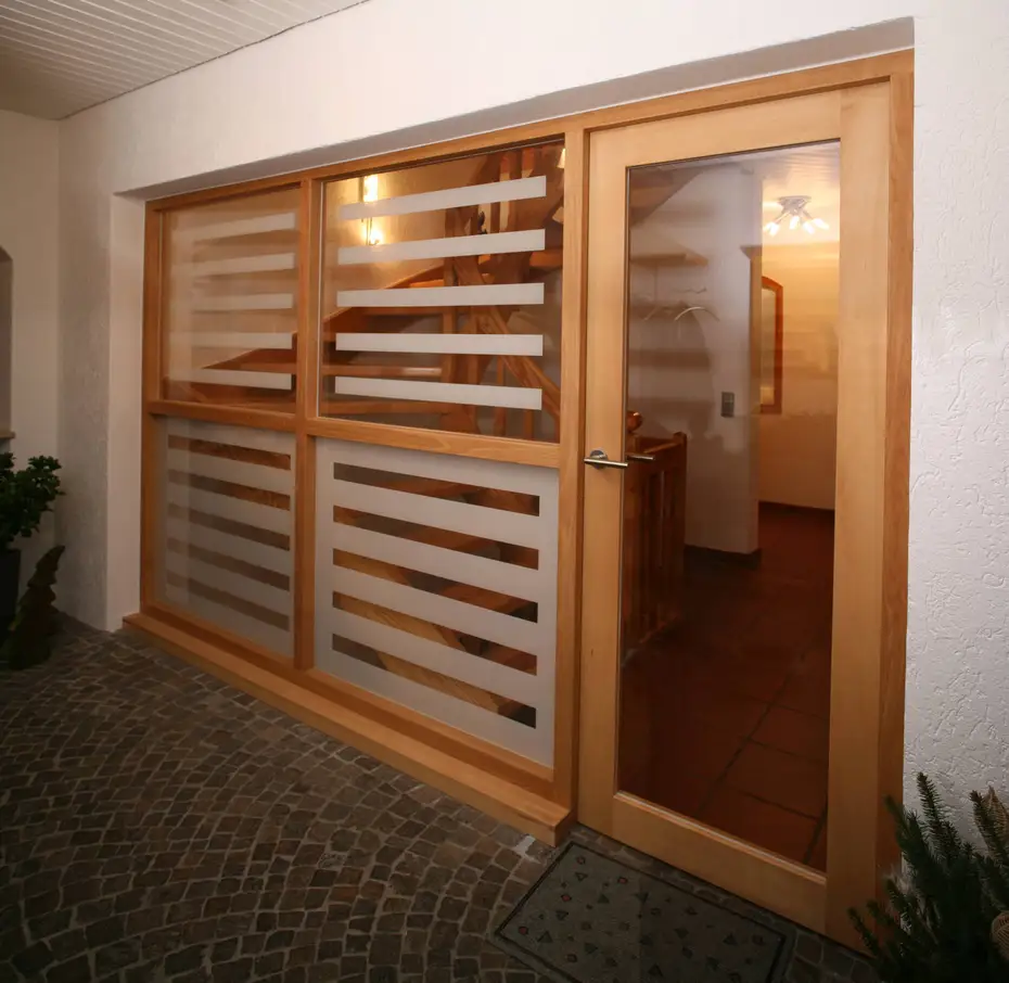 Buchentür mit Trennwand Trennwand mit Zimmertür in Buche