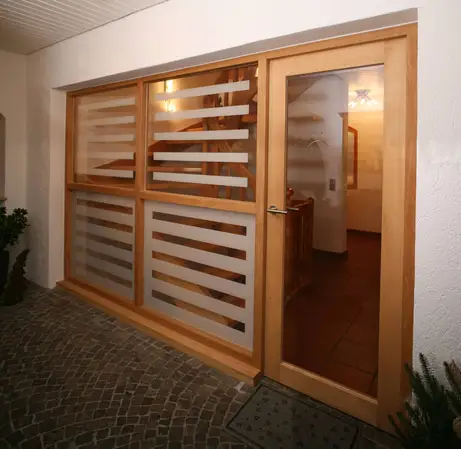 Buchentür mit Trennwand Trennwand mit Zimmertür in Buche