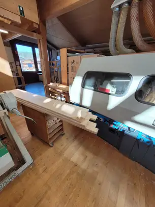 Rohfasssung des höhenverstellbaren Tisches aus Buche 