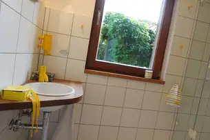 Gäste-WC mit Dusche