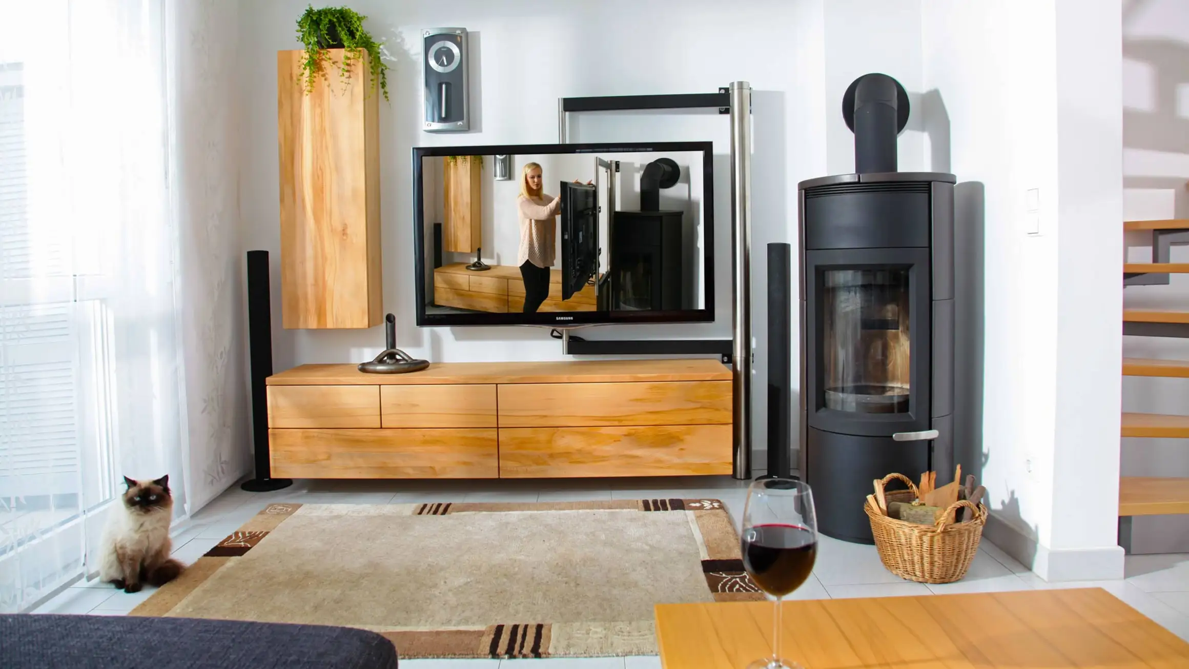 Massivholzwohnzimmer mit TV-Halter Massivholzwohnzimmer mit TV-Halter