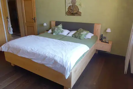 Massivholzbitte mit Leder 