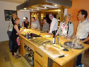 Gemeinsames Kochen im regionalen Musterhaus