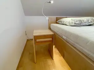 Massivholznachtkästchen mit Ahorn und Kirschbaum 