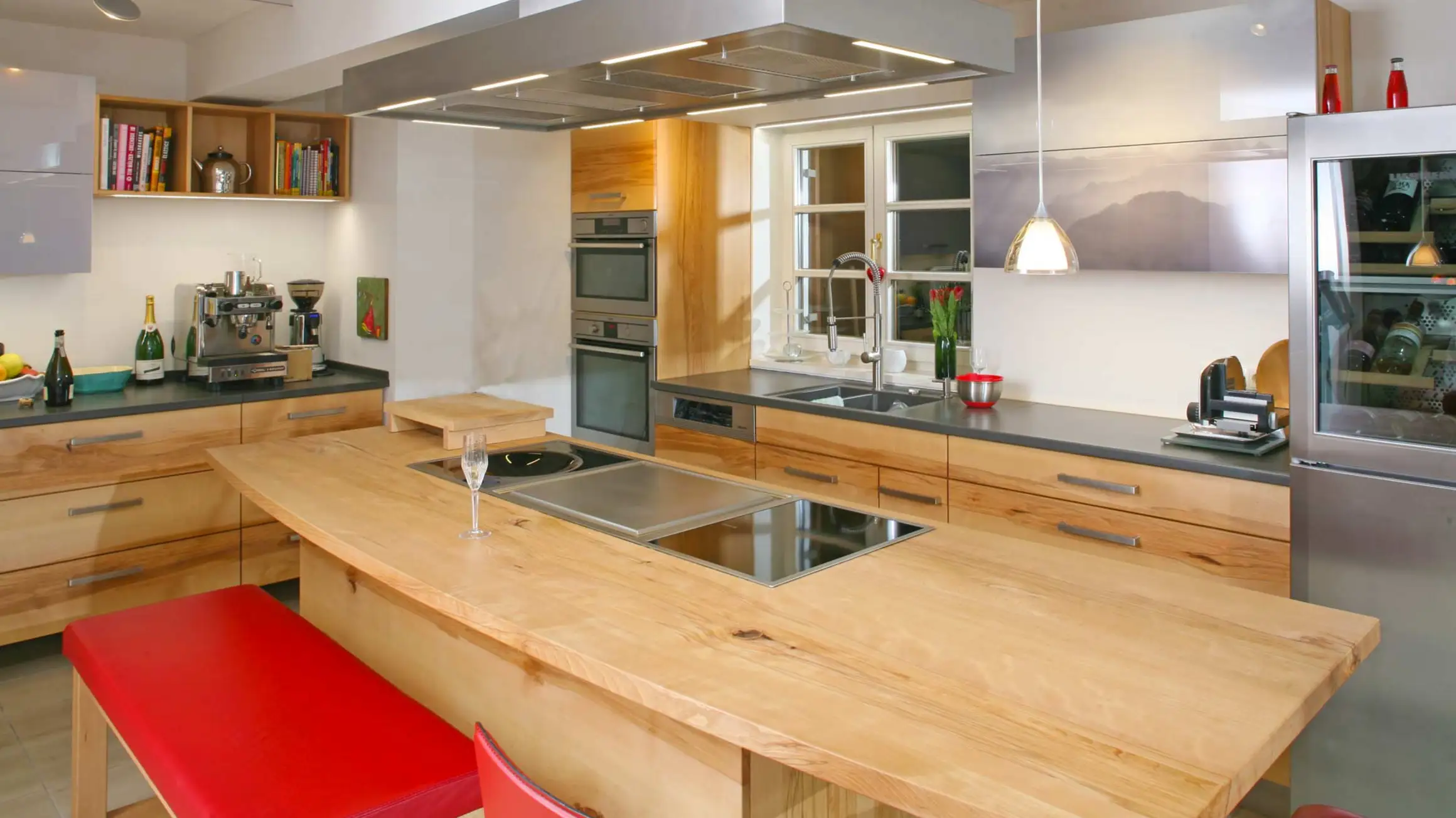 Massivholzküche mit Fotodruck im Allgäu 