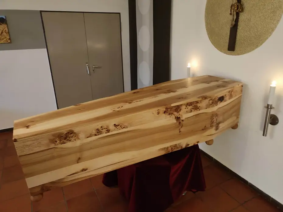 Unser Sarg aus heimischen Holz Unser Sarg aus heimischen Holz