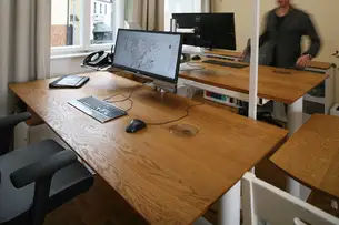 Massivholzbüro mit Anika
