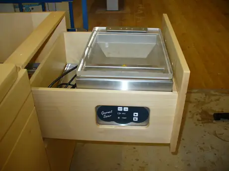 Profivakuumierer von Komet in unserer Küche eingabaut 