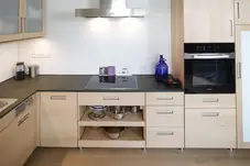 bartrierefreie Massivholzküche in Buche am Bodensee