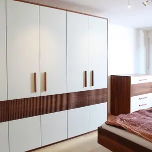 Rillenförmig gefräste Fronten