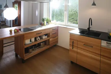 Kochinsel aus Rüster 