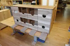 Massivholzfront im Schallplattenschrank 