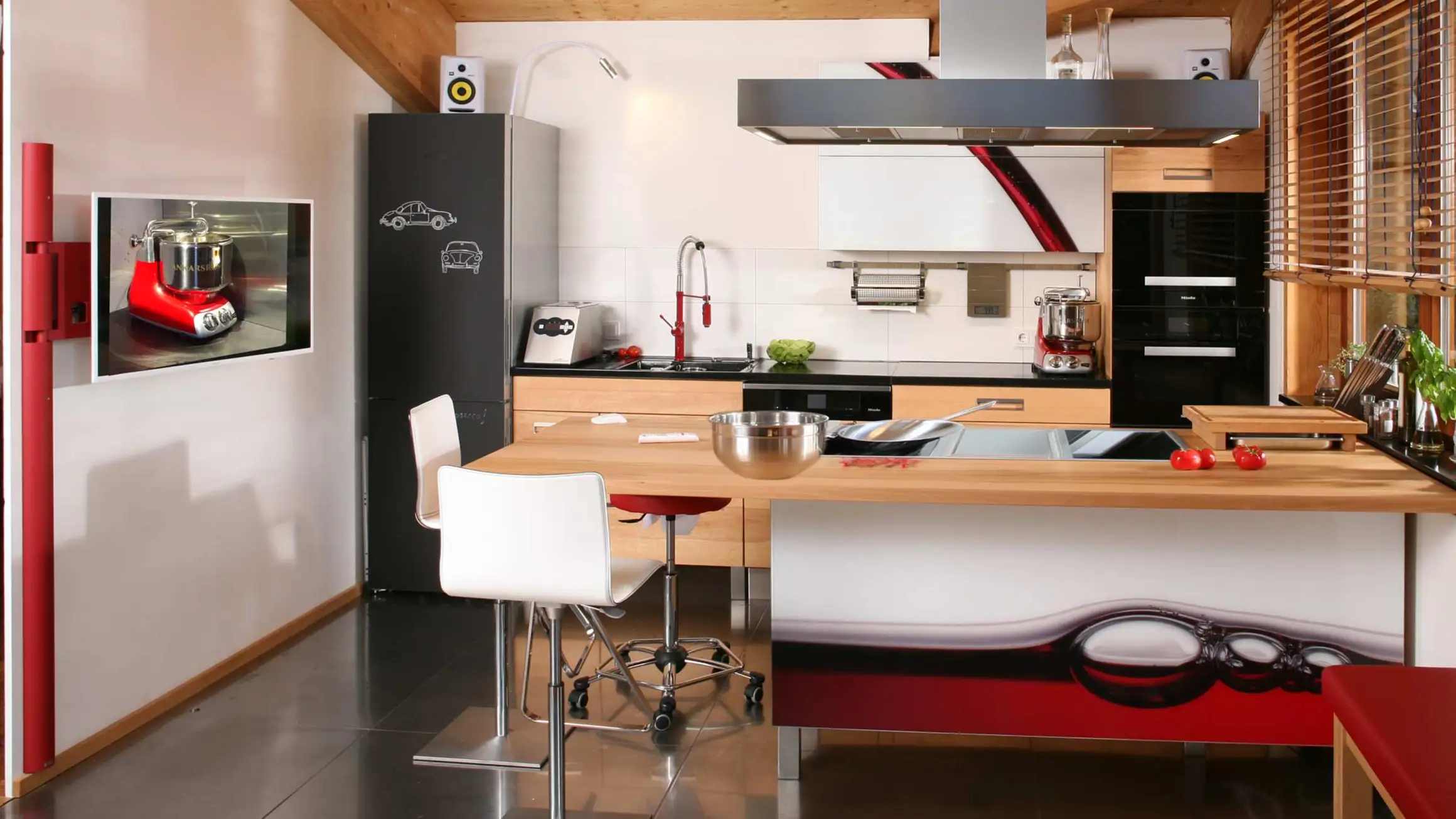 Rotweinküche aus Buchenmassivholz 