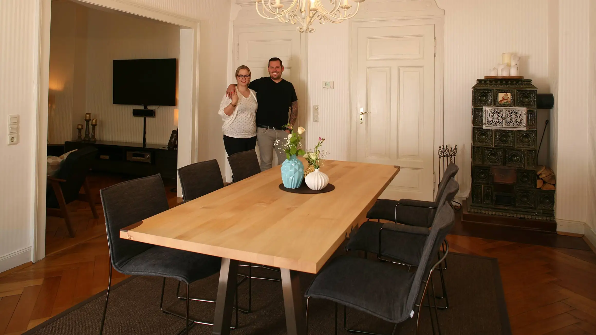 Massivholztisch mit Edelstahl Massivholztisch mit Edelstahl