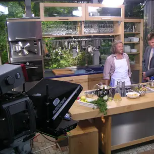 Durchsichtige Küche im Fernsehgarten 