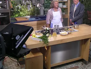 Edelstahlfront im Holzrahmen