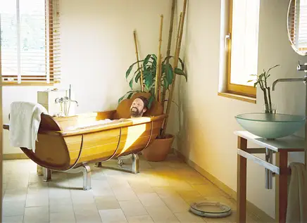 herwig in der Holzbadewanne herwig in der Holzbadewanne