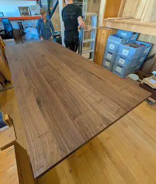 Abgeschliffene und neu geölte Platte 