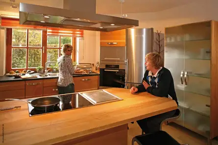 Kirschbaum-Massivholzküche