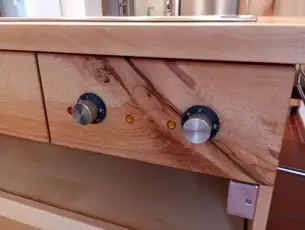 Individuelle Möbelgestaltung mit Ästen 