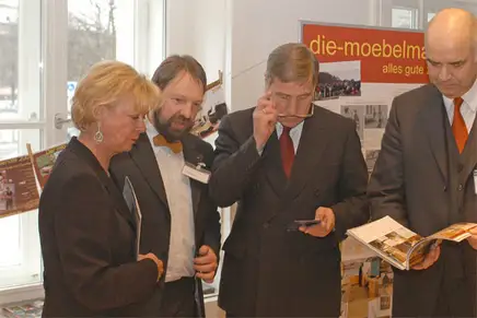 Handwerkspreis mit Lz Mohn, Bundeswirtschaftsminister Wolfgang Clement, Otto Kenzler, der Präsident des Zentralverbands des Deutschen Handwerks Handwerkspreis mit Lz Mohn, Bundeswirtschaftsminister Wolfgang Clement, Otto Kenzler, der Präsident des Zentralverbands des Deutschen Handwerks